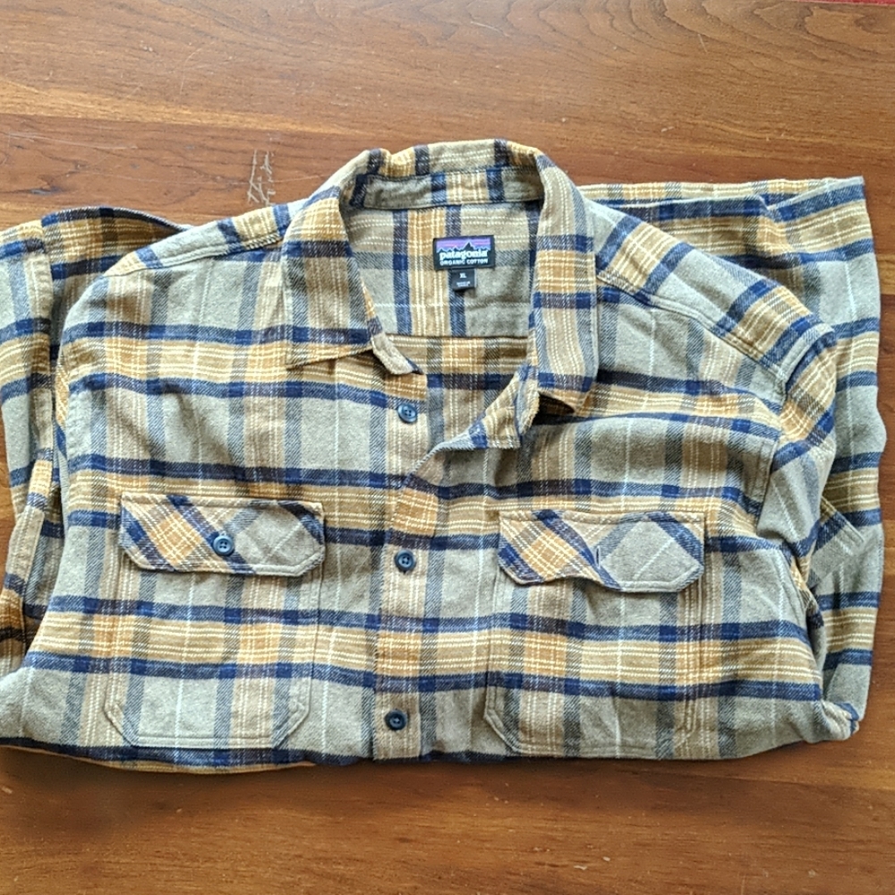 Patagonia Fjord Flannel XL Plaid/Tan